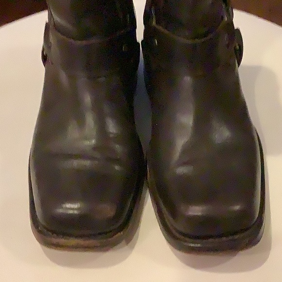 Frye Brown Square Toe Buckle Harness Moto Boots Vintage Look Size 9.5 - Picture 5 of 7